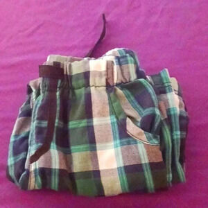 Ladies stylish pants..size small..6